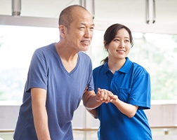 介護職員の仕事風景